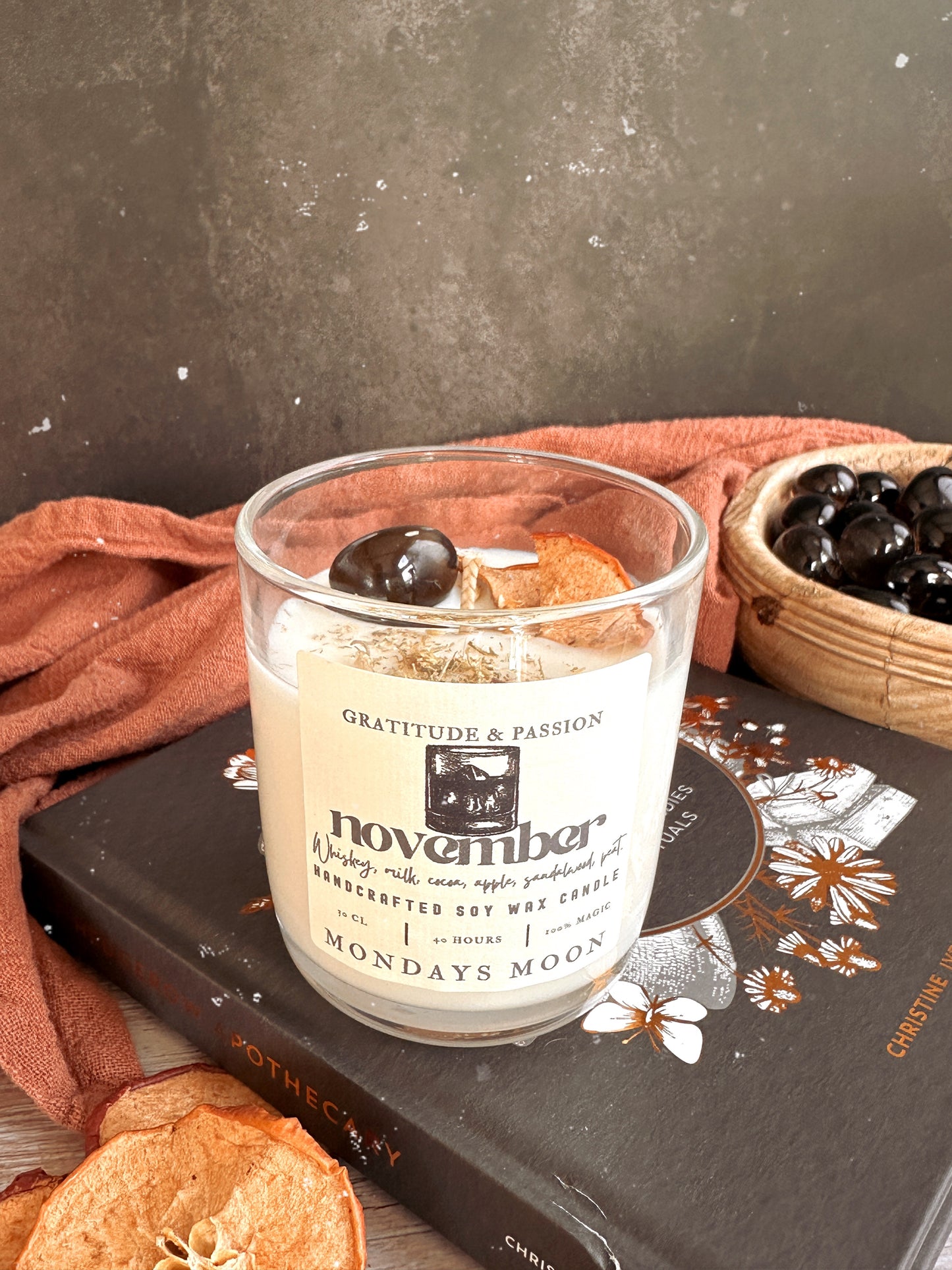 November - 30cl soy wax candle